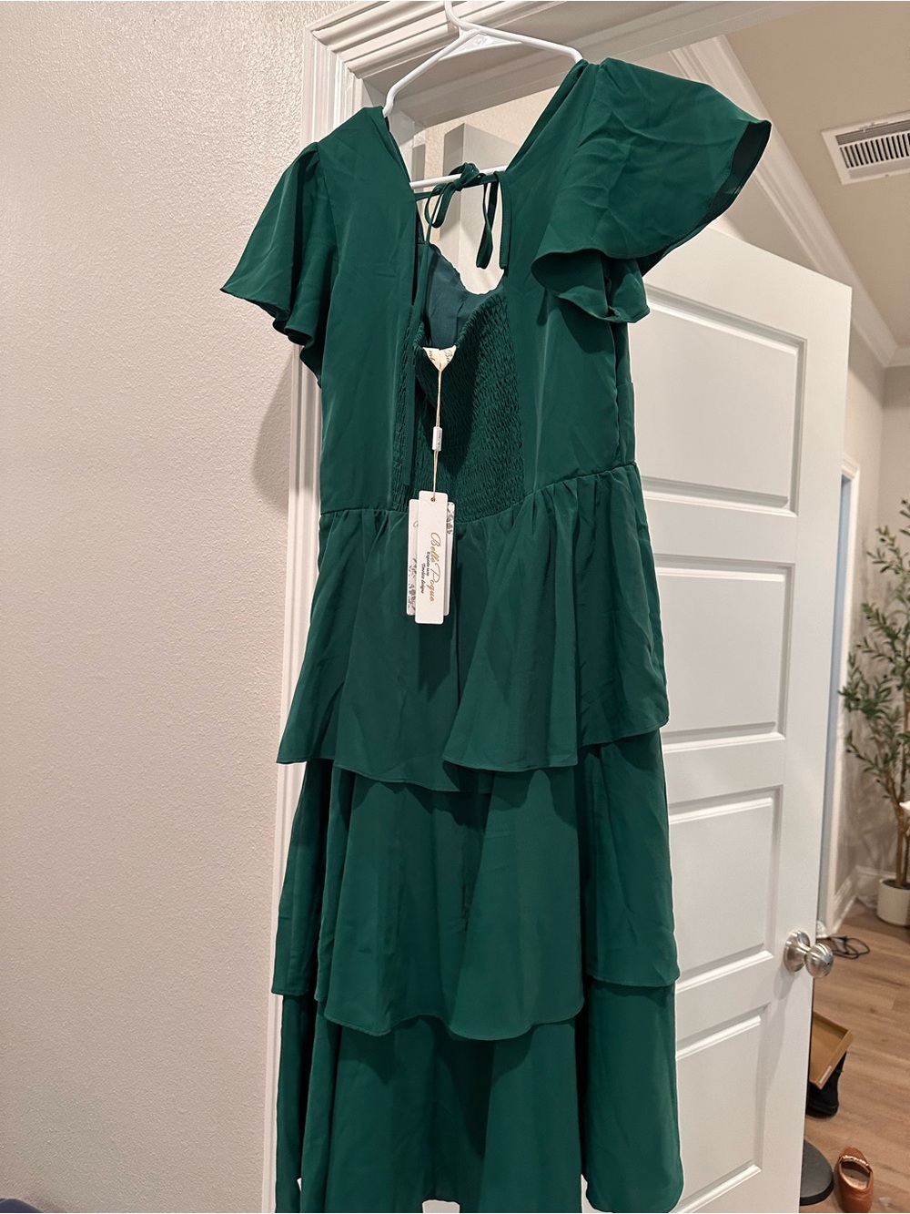 Women’s Emerald Tiered Maxi Dress with Flutter Sleeves